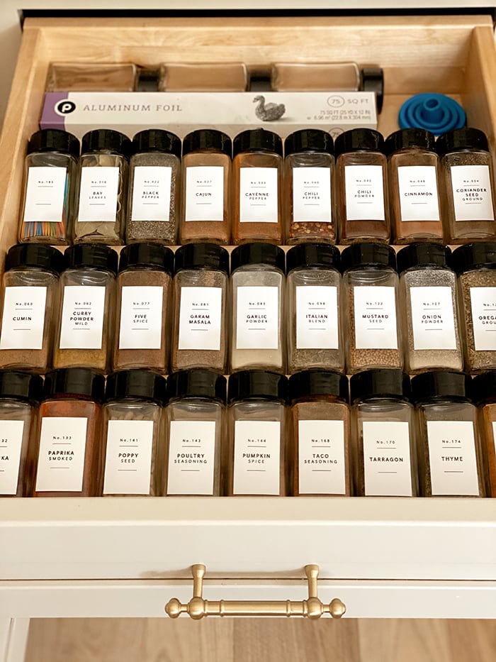 Spice Rack, Spice Organizer with 16 Spice Jars Included 32 Spice Label