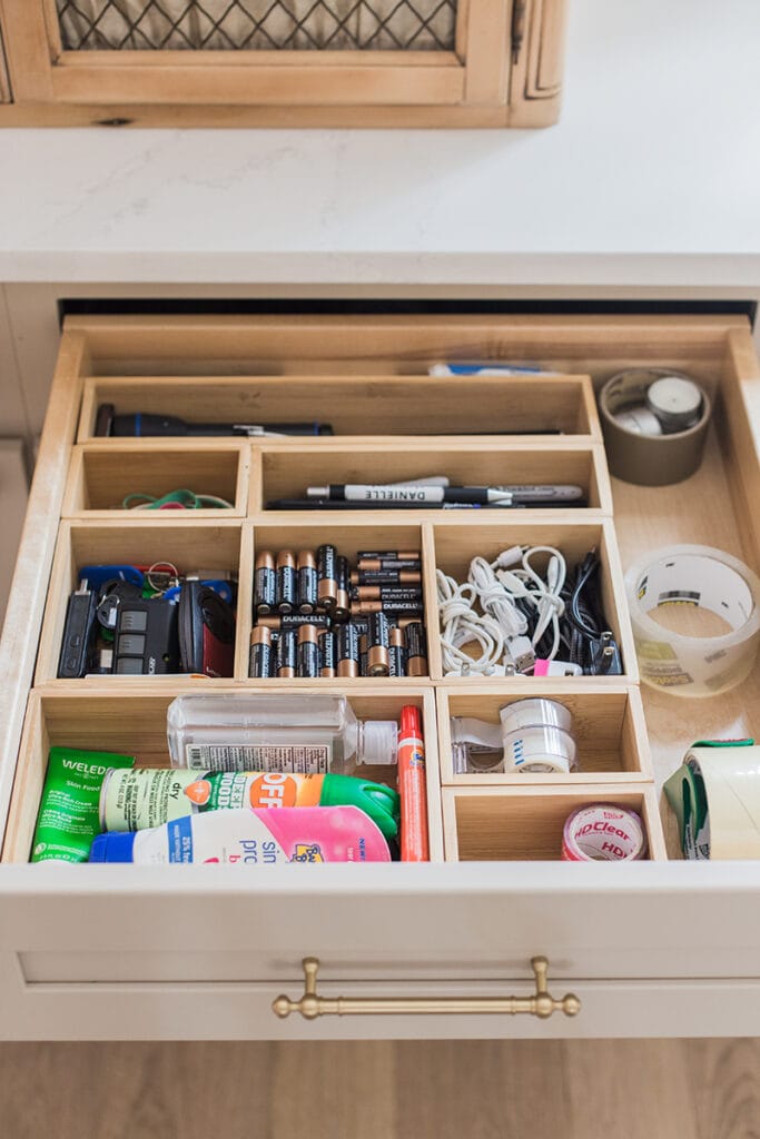 Kitchen Organization: How to Organize Your Kitchen Drawers - The Pink Dream