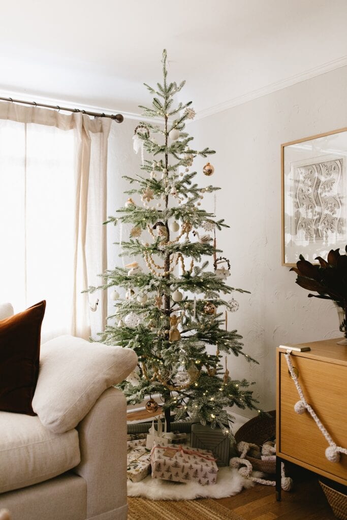 Christmas Tree Decorating Ideas + Trends for 2023 - Jenna Sue Design