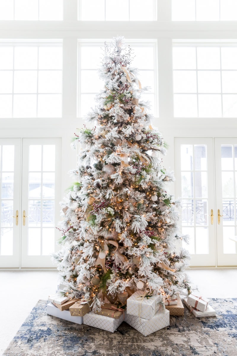 Christmas Tree Decorating Ideas + Trends for 2023 - Jenna Sue Design