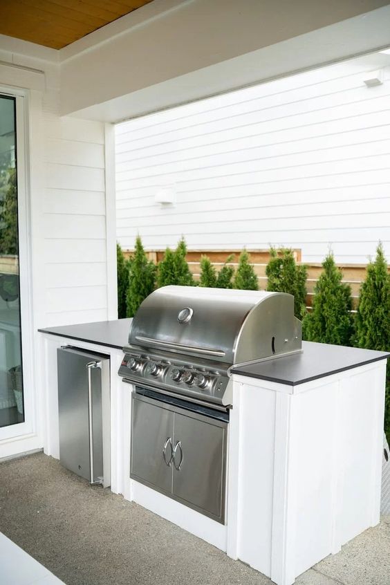 outdoor grill in porch